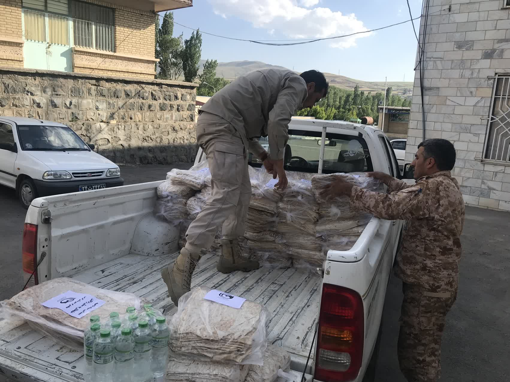 کمک‌های سپاه خلخال و اداره اوقاف عازم مناطق سیل‌زده گرمی شد