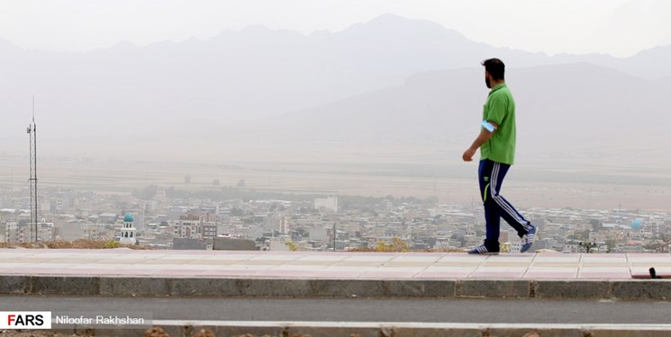 گرد و غبار آسمان مناطقی از لرستان در بر می‌گیرد