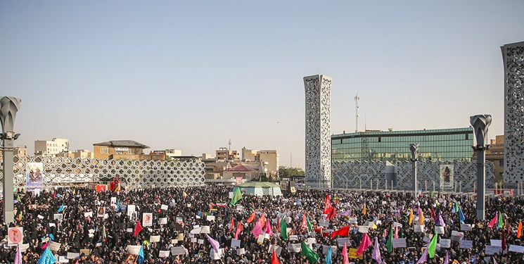 اجتماع بزرگ مردمی عفاف و حجاب در میدان آیینی امام حسین(ع)