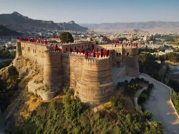 فلک الافلاک سیاهپوش شد