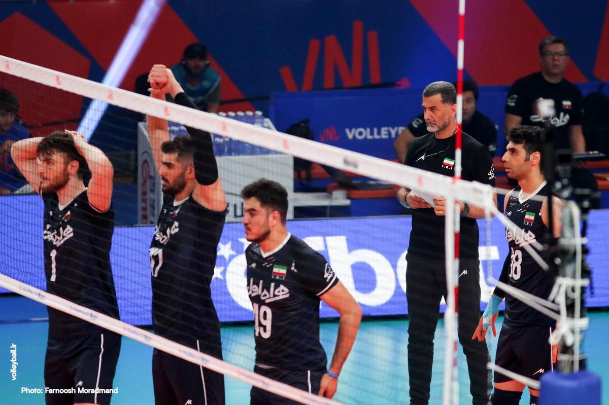 کارشکنی آمریکا همچنان ادامه دارد / اعزام کاروان والیبال ایران با ۱۲ بازیکن