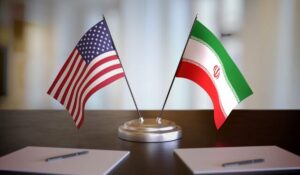 دو ایرانی آزاد شده وارد تهران شدند