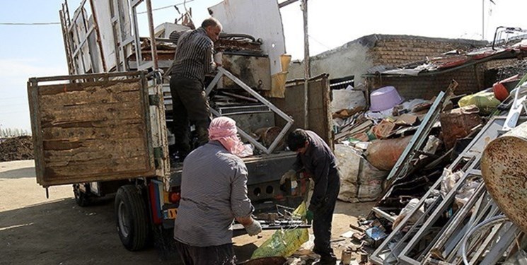 مشاغل پرخطر و مزاحم تهران به شهرک صنعتی قرچک منتقل می‌شود