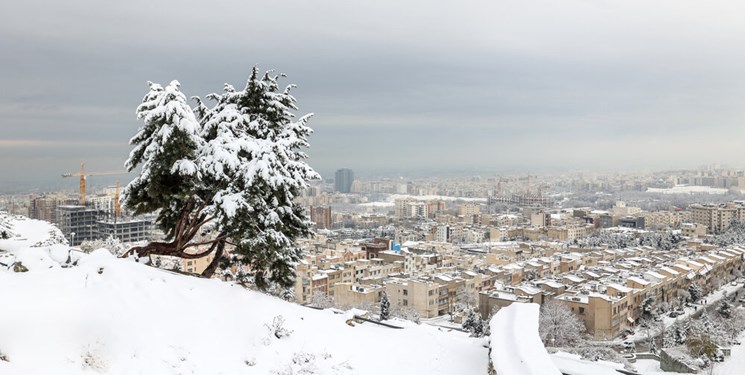 برف هوای تهران را پاک کرد