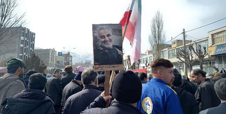 راهپیمایی مردم فیروزکوه در ۲۲ بهمن
