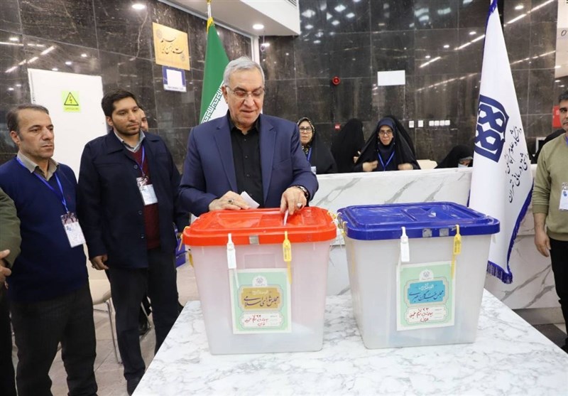 وزیر بهداشت: بسیاری از پزشکان “نسخه حضور” در انتخابات نوشتند