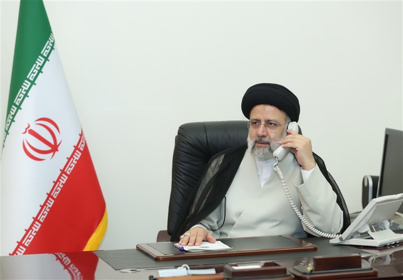 گفت‌وگوی تلفنی رئیسی با امام خامنه‌ای و مراجع تقلید