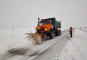 آمادگی ۵۳ تیم راهداری کرمانشاه برای عملیات راهداری زمستانی