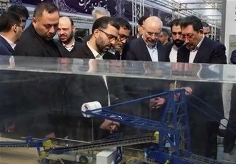 بازدید قالیباف از نمایشگاه پیشگامان پیشرفت