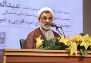 دانشگاه و محققان برای حل مسائل حکمرانی نسخه تجویز کنند