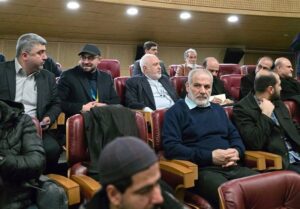 ظریف به تماشای «خدای جنگ» نشست