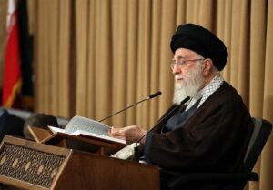 امام خامنه‌ای: قرآن راه‌حل مشکلات عدالت اجتماعی است