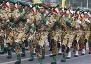 امام جمعه اردبیل: اقتدار ارتش دشمنان را عقب نشانده است