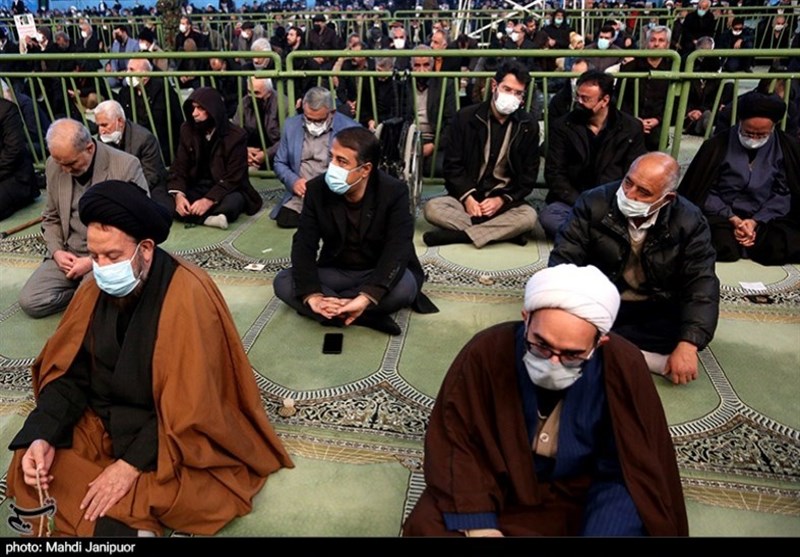 امام جمعه موقت اصفهان: به دشمن امتیاز نخواهیم داد