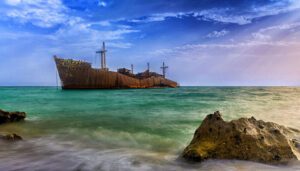 بلیط هواپیما تهران کیش؛ بررسی امکانات ایرلاین های مختلف