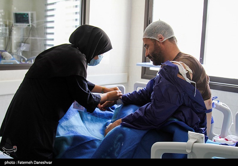 خرید تجهیزات پزشکی برای درمان مصدومان بندر رجایی
