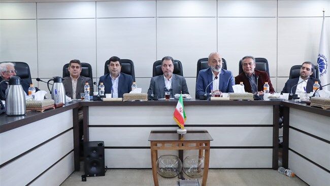 دخالت‌های زیاد دولت باعث سردرگمی بازار شده است