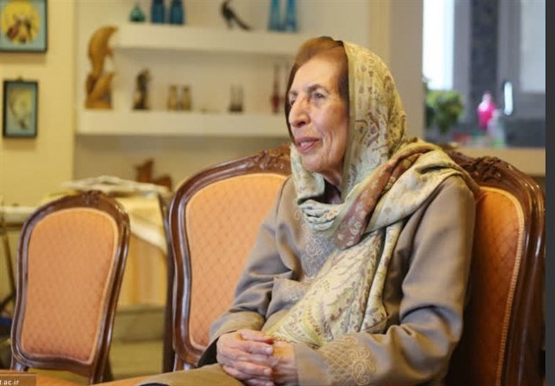 درخواست «ژاله آموزگار» از مسئولان کشور
