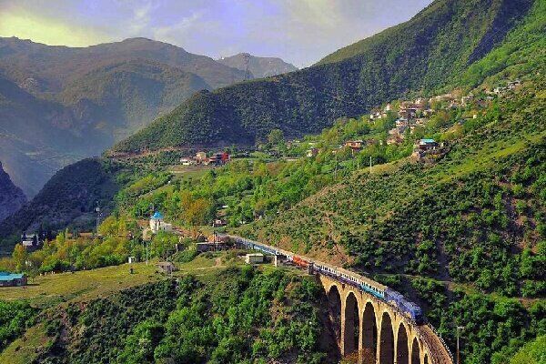 راه‌اندازی قطار فوق‌العاده تهران‌ ــ رشت ویژه اردیبهشت‌