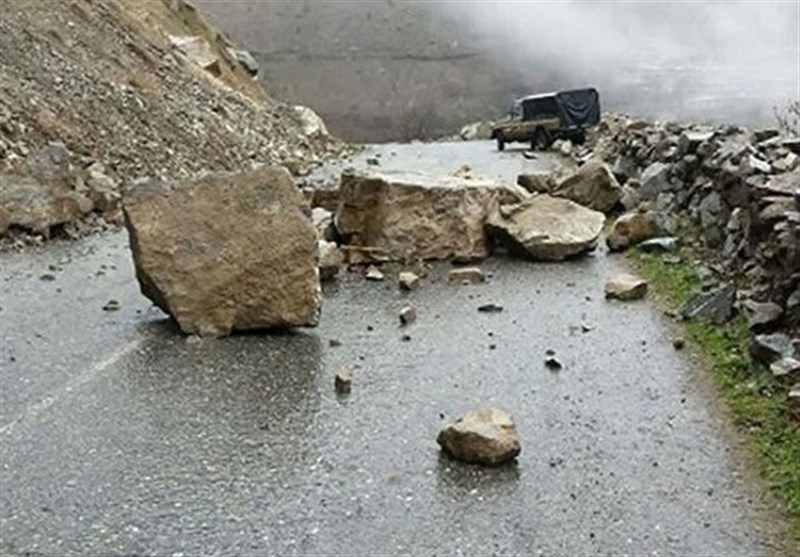 صدور هشدار ریزش سنگ و رانش زمین در محورهای کوهستانی شمال