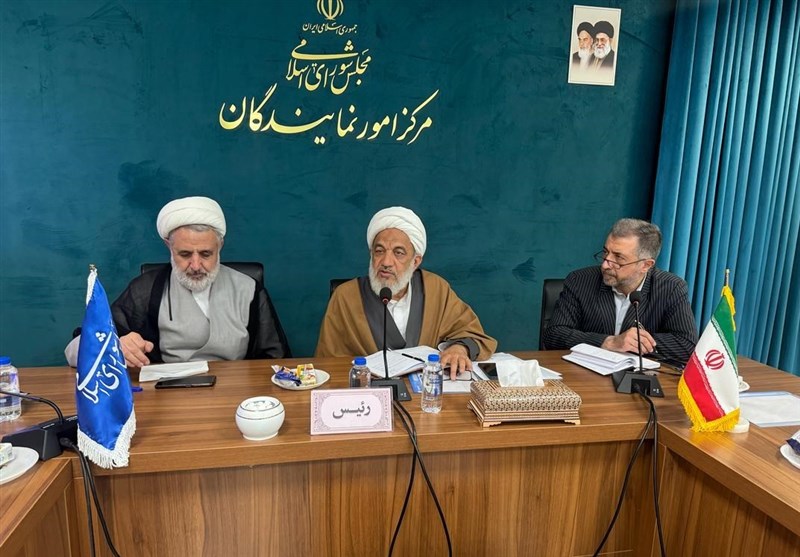 ضرورت هدایت بودجه‌های فرهنگی به مساجد در نشست با نمایندگان