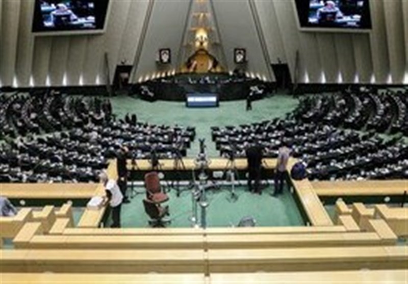 موافقت مجلس با بررسی لایحه کاهش مالیات دارو با قید دو فوریت