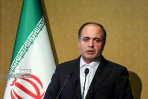 کشتی‌های حامل کالاهای اساسی به بندر امام خمینی هدایت شدند