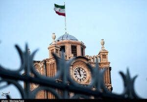 گردشگری و خودشیفتگی پساساختارگرایانه