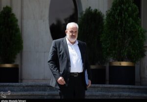 از وزیر نیرو آبی گرم نمی‌شود/ ‌باید استیضاحش کنیم