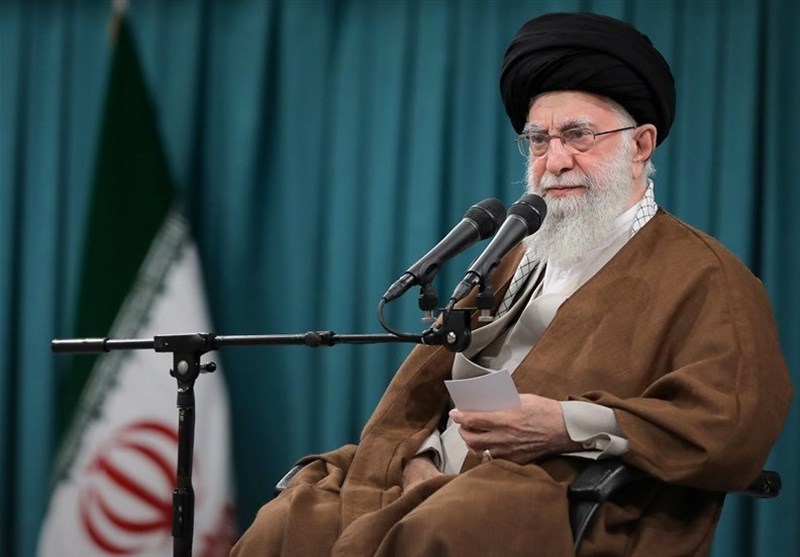 امام خامنه‌ای: حج یک فریضه‌ صددرصد سیاسی است