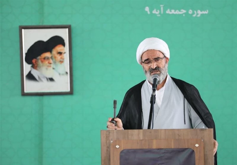 امام‌جمعه سمنان: کار اقتصادی برای مدیران ممنوع!