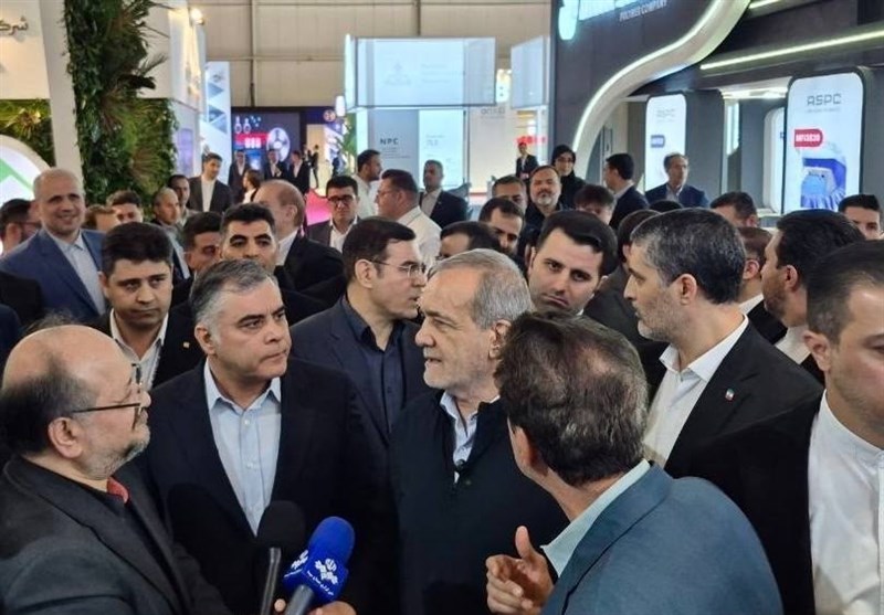 بازدید پزشکیان از نمایشگاه بین‌المللی نفت، گاز و پتروشیمی