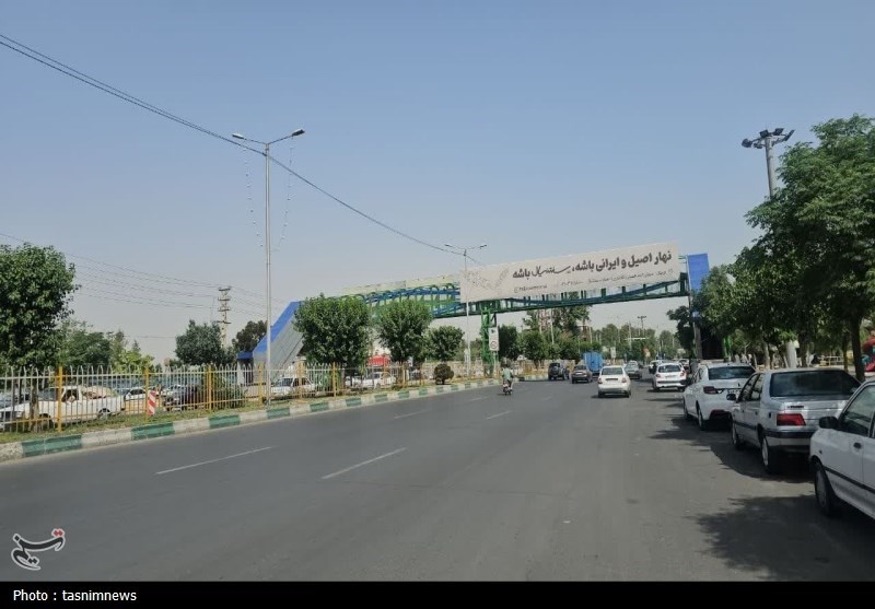 بلاتکلیفی ۱۲ساله تنها پل برقی ورامین مقابل بیمارستان ۱۵خرداد