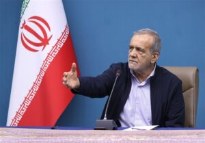 تأکید پزشکیان بر نصب پنل خورشیدی در ادارات و صرفه‌جویی عمومی