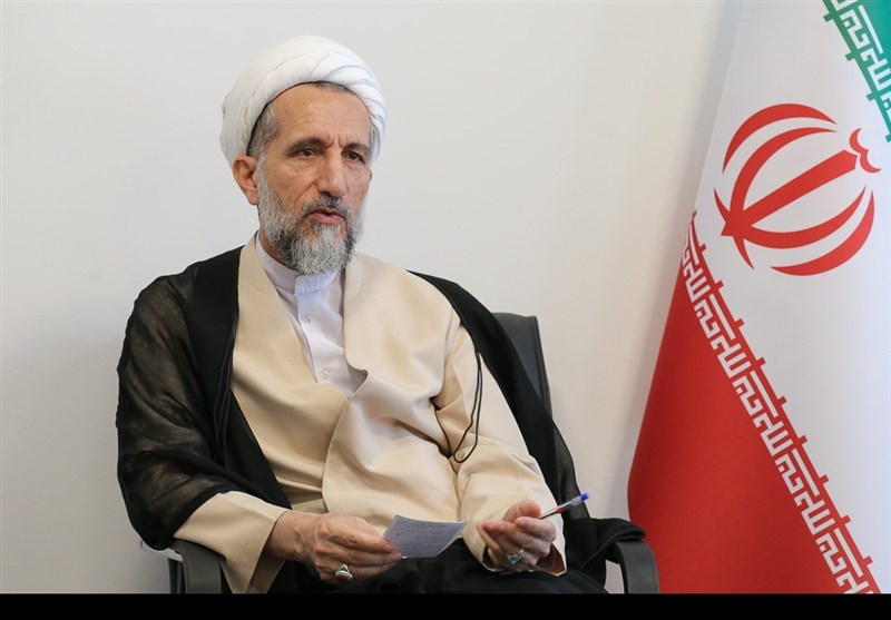 جذب گردشگران همراه با حفظ ارزش‌های دینی و ملی