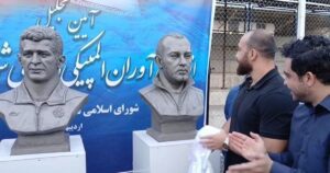 دلخوری قهرمان کشتی ایران از مجسمه‌اش/ نصبش نکنید شبیه مغول‌هاست!