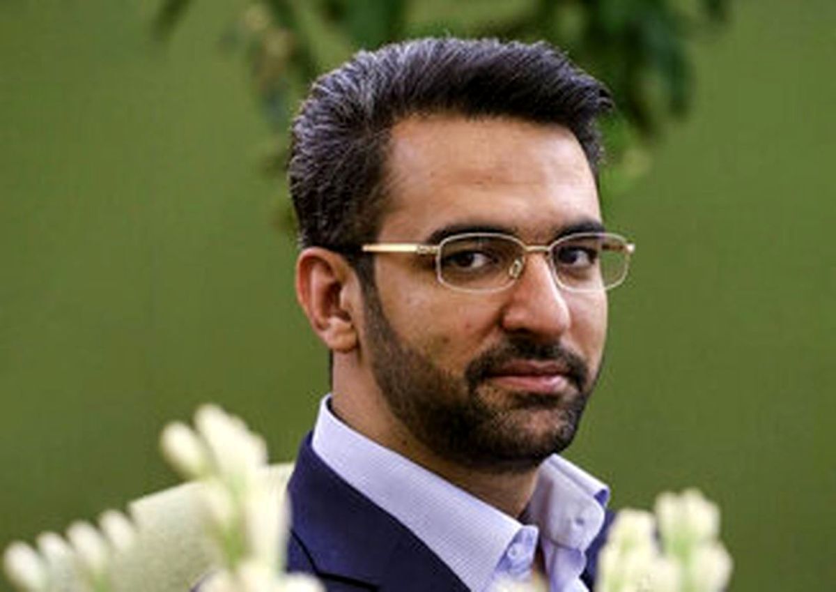 دو استقلالی از خجالت آذری جهرمی درآمدند