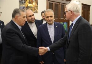 رفع موانع بانکی شرط توسعه تجارت با روسیه است