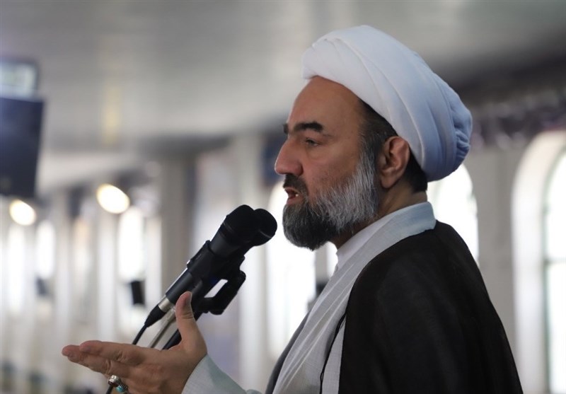 رهبری نمونه‌ای از جامعیت علمی، اخلاقی، سیاسی و مدیریتی است