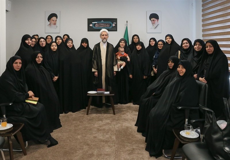 نهادها وظایف‌شان را درست انجام دهند مسئله حجاب حل می‌شود