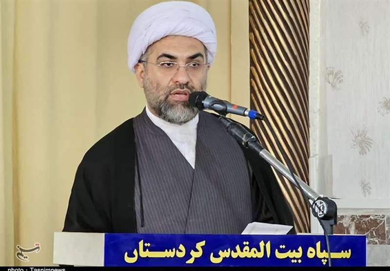 نگاه ابزاری و نمایشی به زنان خیانت است