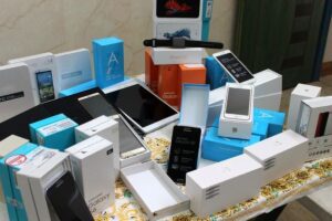 پارسال ۲.۲ میلیارد دلار ارز برای واردات تلفن همراه اختصاص یافت