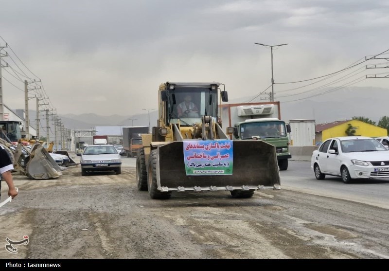پاکسازی گسترده نخاله‌های ساختمانی در اسلامشهر