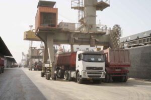 پیشرفت ۴۳ درصدی طرح توسعه اراضی ۶۰۰ هکتاری بندر امام خمینی(ره)