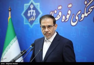 چگونه زندانی موبایل دارد/قیمت موبایل در زندان ۳۰برابر است!