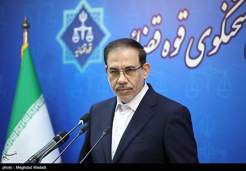 چگونه زندانی موبایل دارد/قیمت موبایل در زندان ۳۰برابر است!