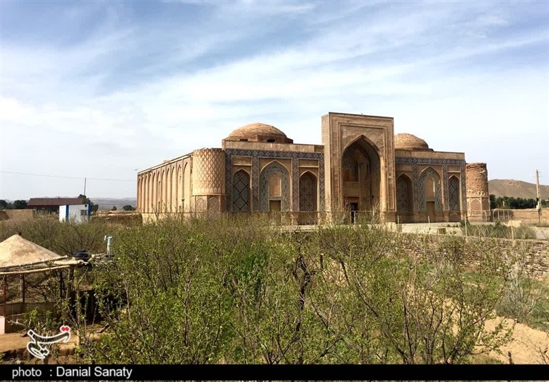 آزادسازی ۶۷۰ مترمربع از حریم اطراف مدرسه غیاثیه خرگرد