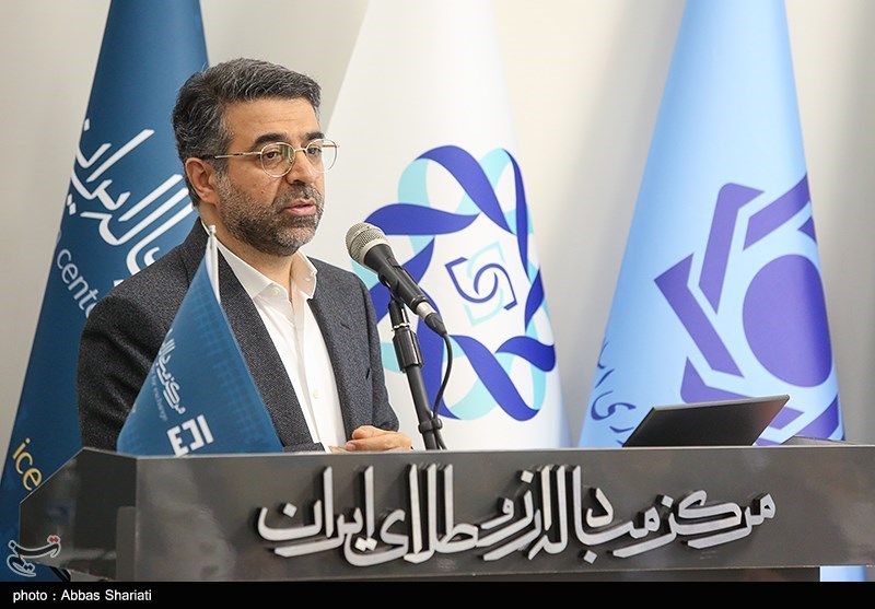 بازار ارز تجاری باز است/معاملات طبق روال انجام میشود