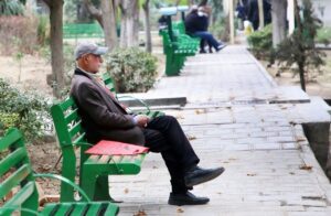 تاخیر در پرداخت حقوق بازنشستگان دردسرساز شد
