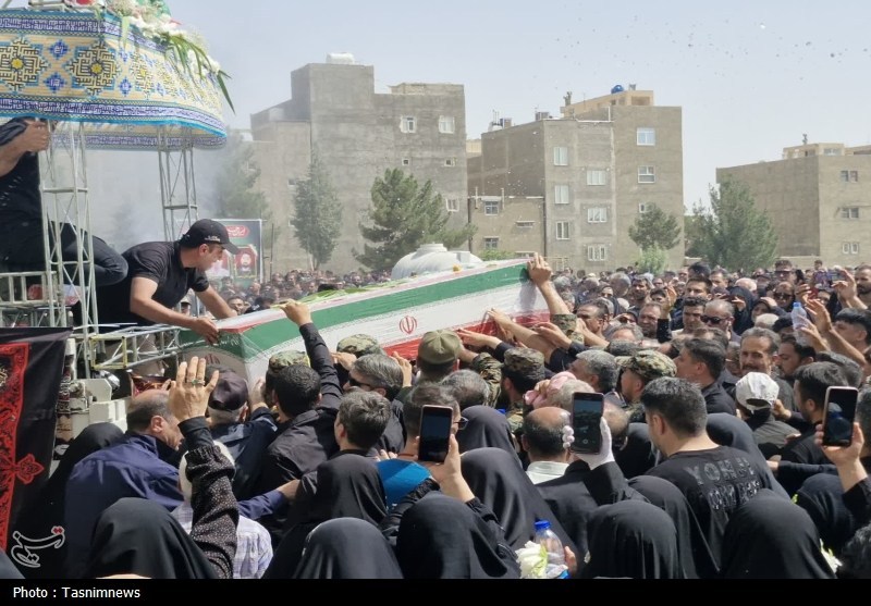 تشییع باشکوه سه شهید مدافع وطن بر دستان هزاران اسلامشهری +عکس